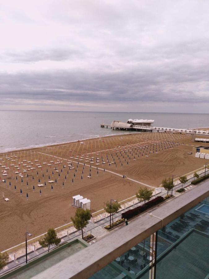 Hotel Columbus Lignano Sabbiadoro Esterno foto