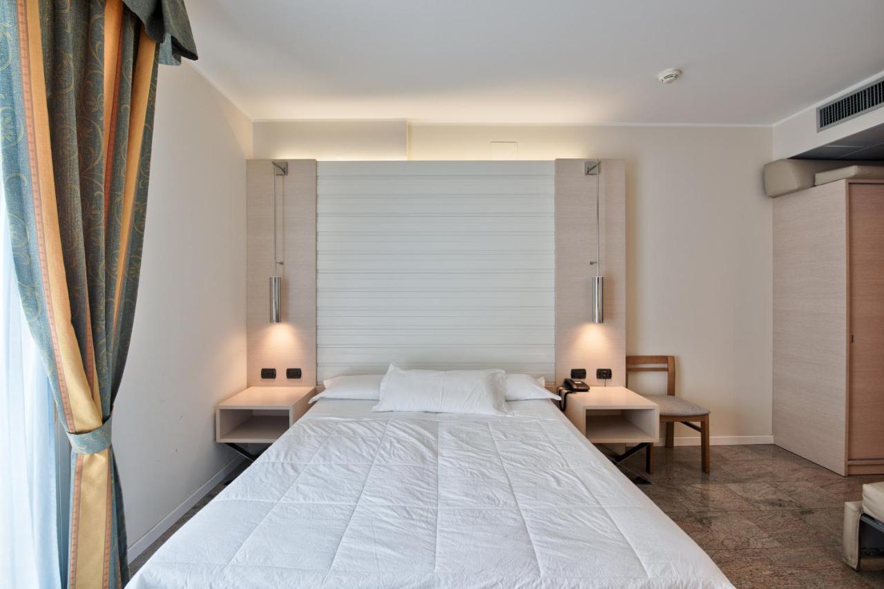 Hotel Columbus Lignano Sabbiadoro Esterno foto