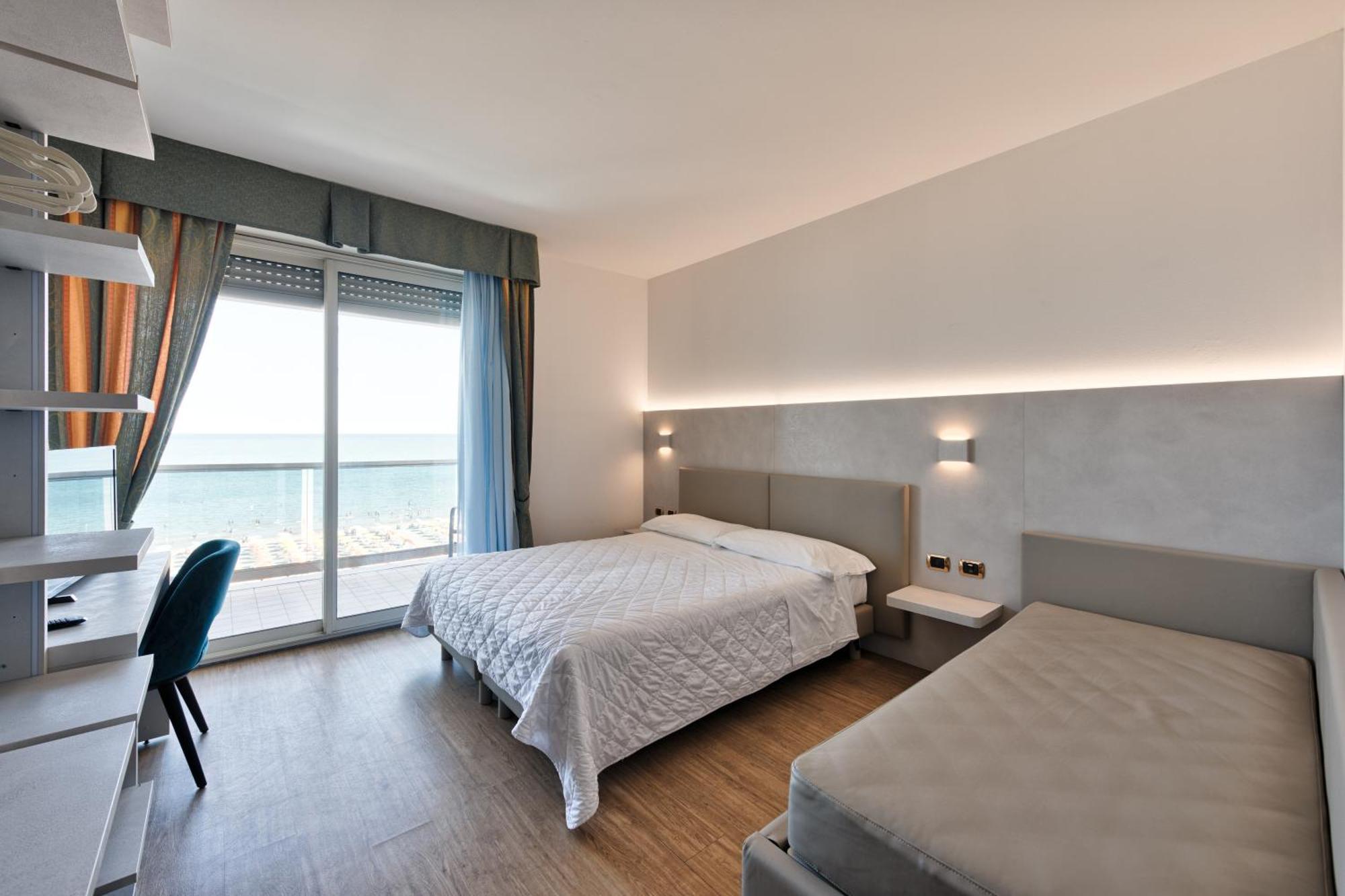 Hotel Columbus Lignano Sabbiadoro Esterno foto