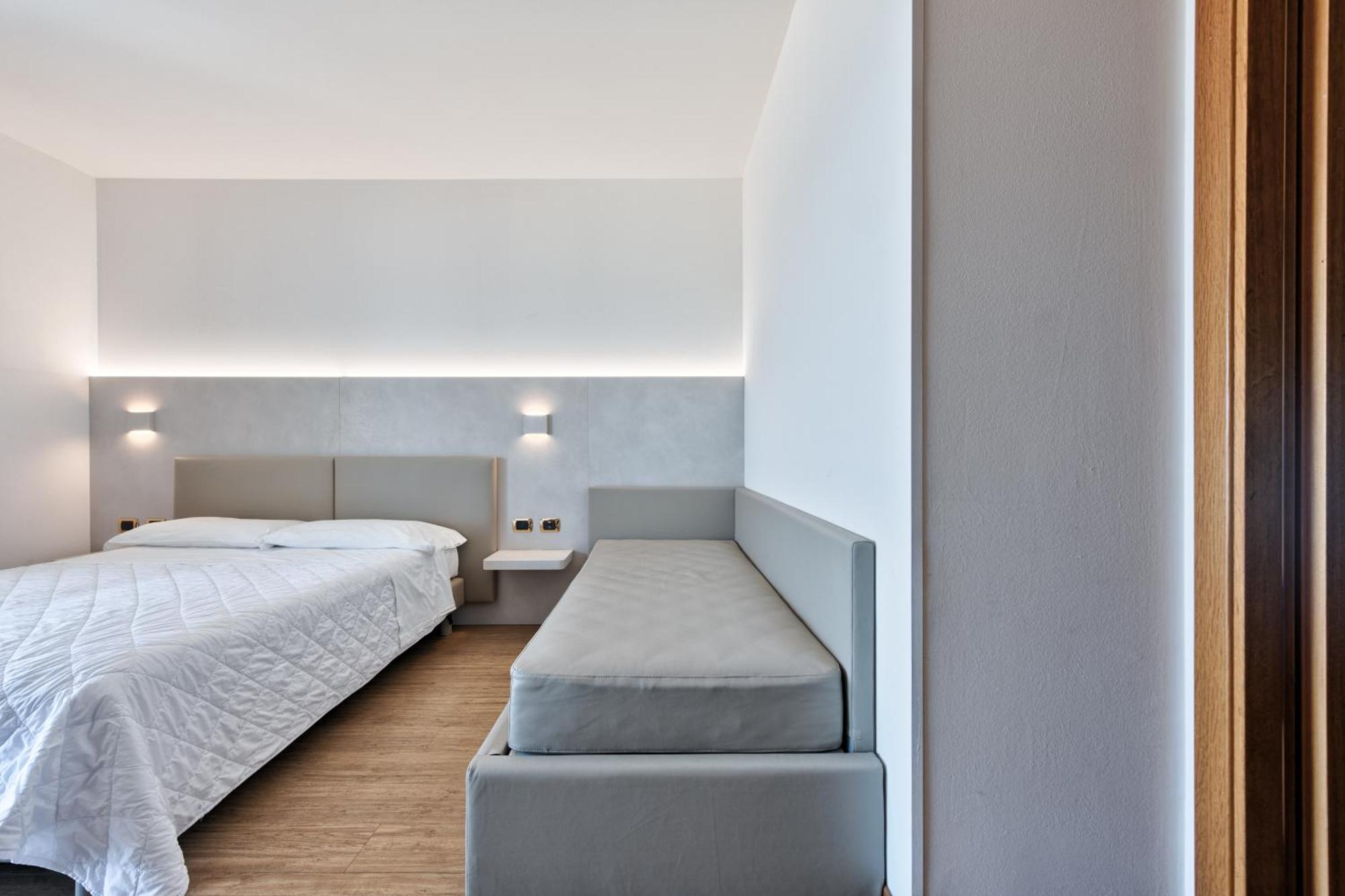Hotel Columbus Lignano Sabbiadoro Esterno foto