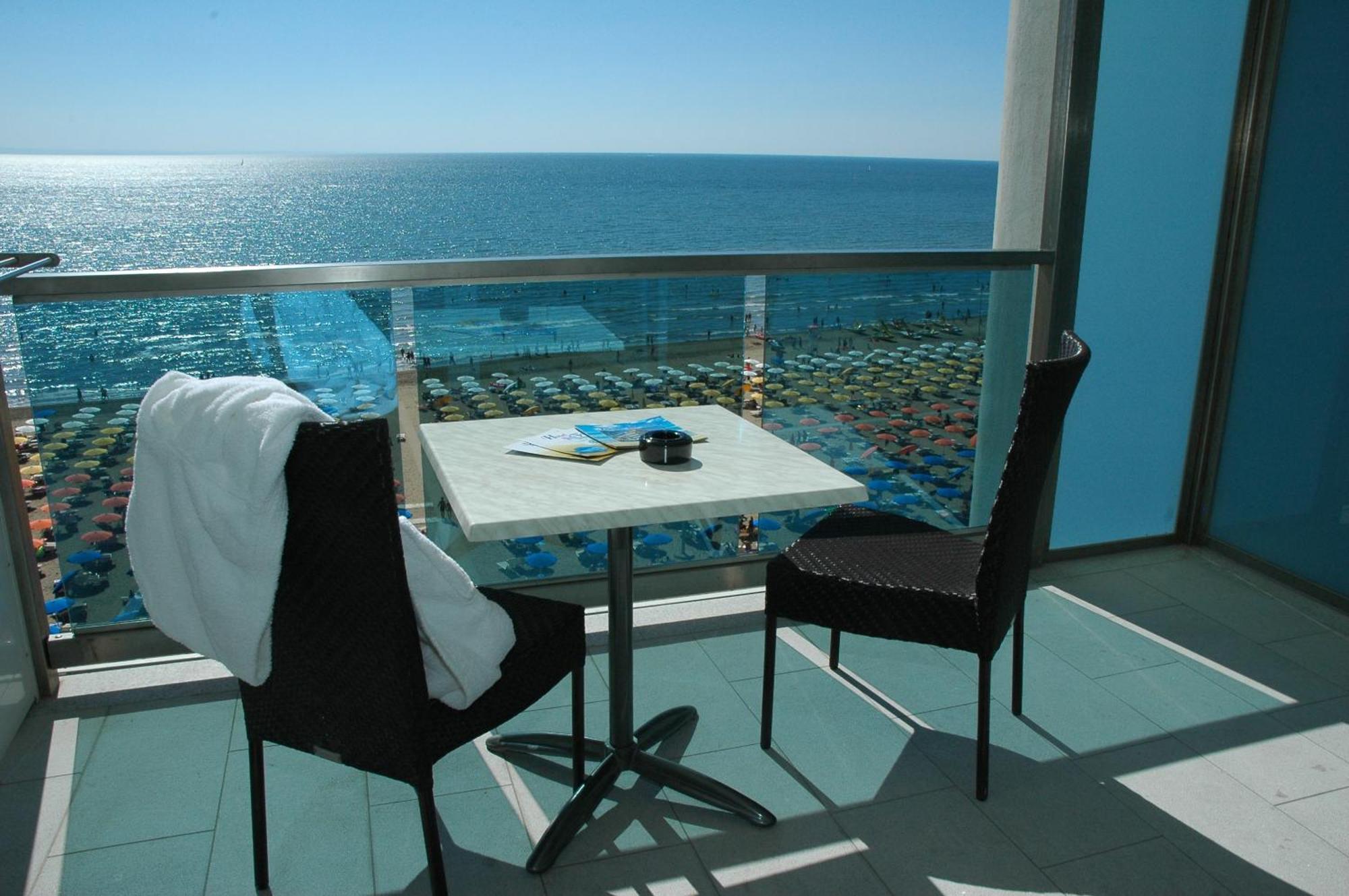 Hotel Columbus Lignano Sabbiadoro Esterno foto