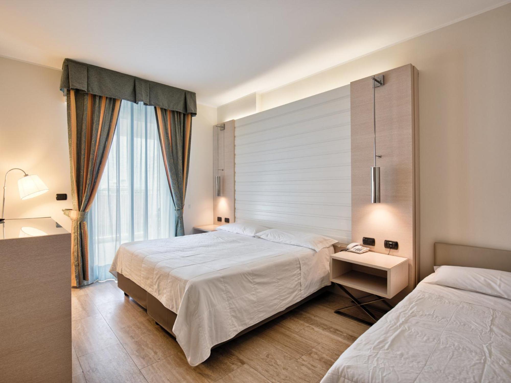 Hotel Columbus Lignano Sabbiadoro Esterno foto