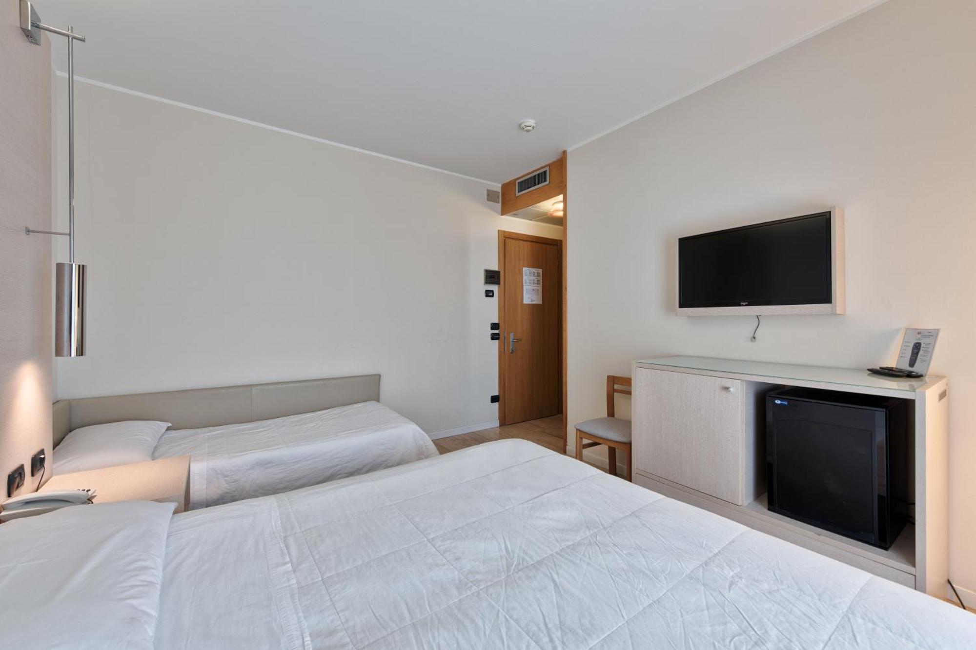 Hotel Columbus Lignano Sabbiadoro Esterno foto