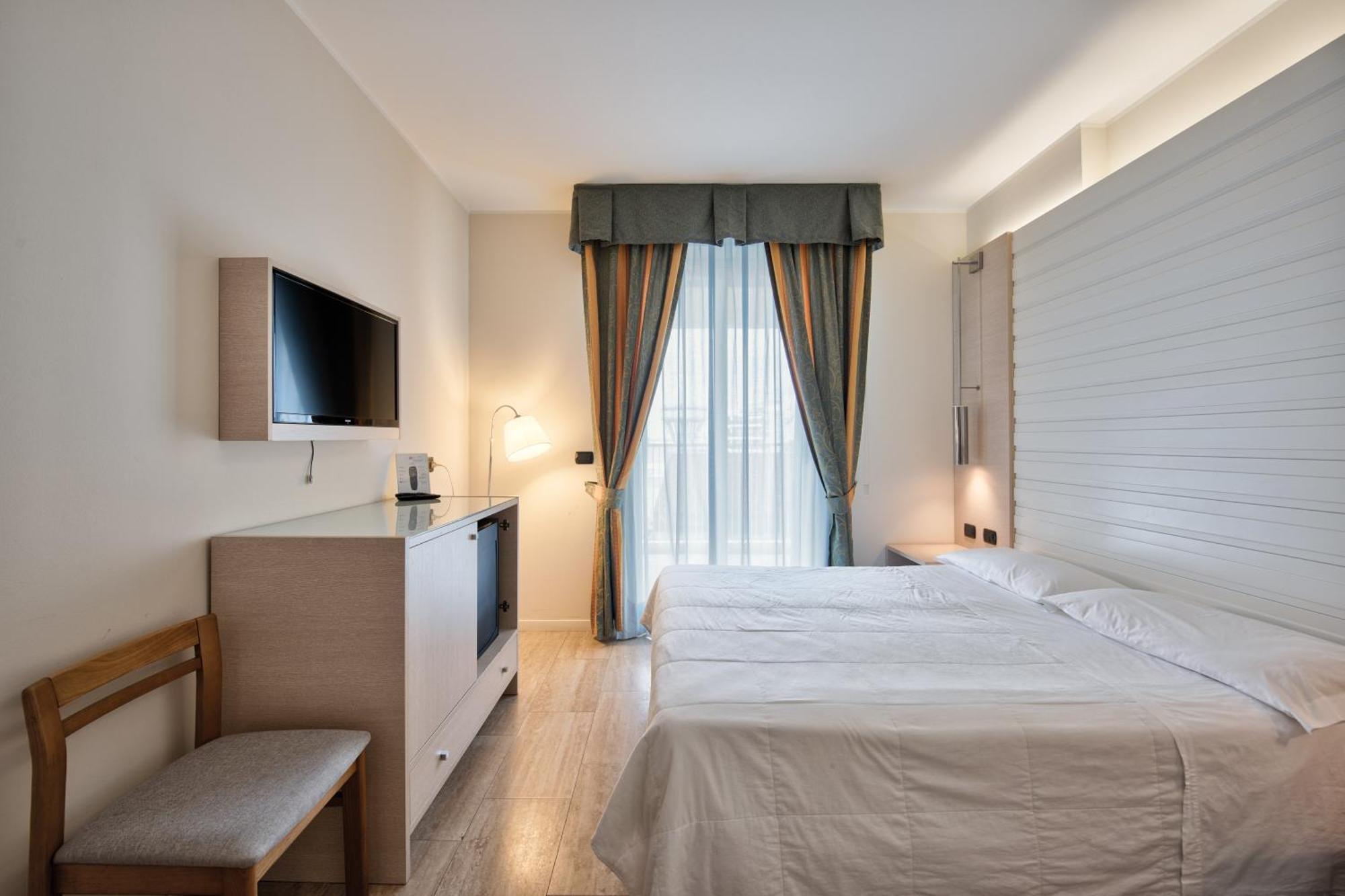 Hotel Columbus Lignano Sabbiadoro Esterno foto