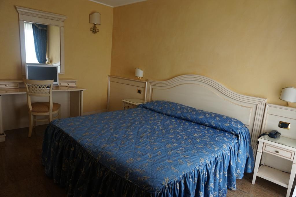 Hotel Columbus Lignano Sabbiadoro Esterno foto