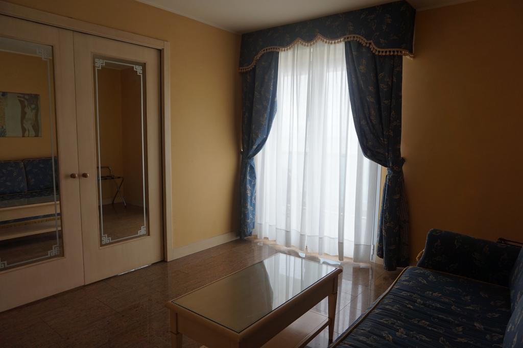 Hotel Columbus Lignano Sabbiadoro Esterno foto