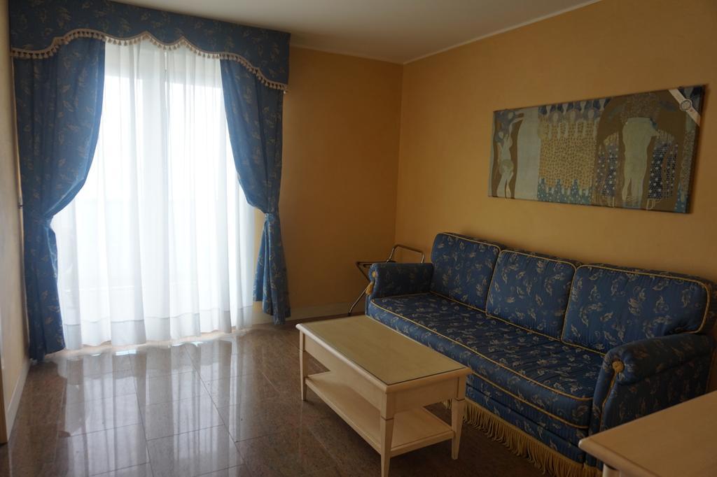 Hotel Columbus Lignano Sabbiadoro Esterno foto