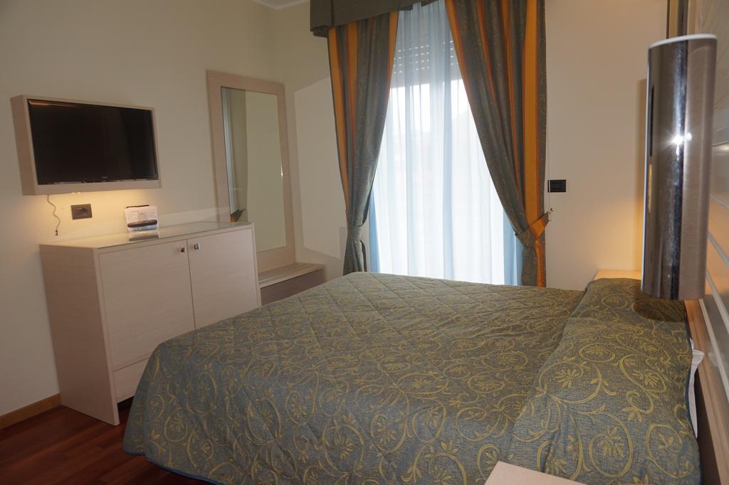 Hotel Columbus Lignano Sabbiadoro Esterno foto