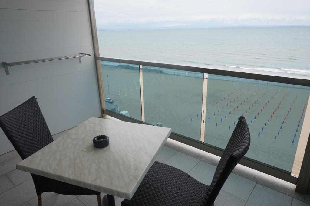 Hotel Columbus Lignano Sabbiadoro Esterno foto