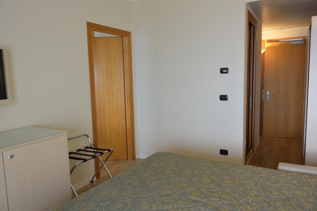 Hotel Columbus Lignano Sabbiadoro Camera foto