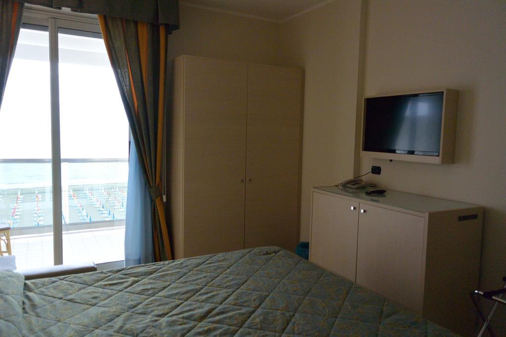Hotel Columbus Lignano Sabbiadoro Camera foto