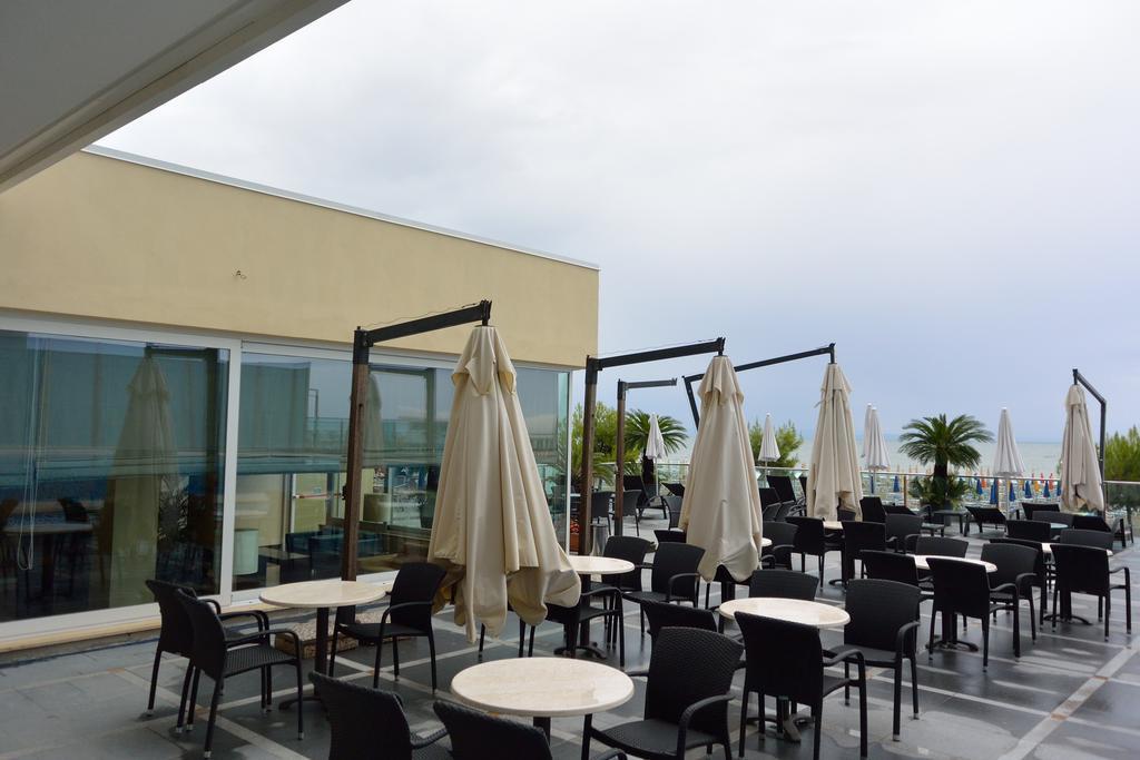 Hotel Columbus Lignano Sabbiadoro Esterno foto