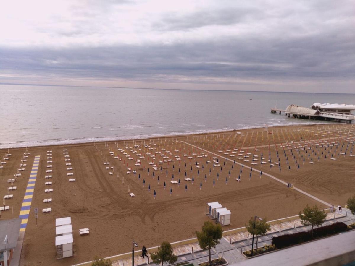 Hotel Columbus Lignano Sabbiadoro Esterno foto